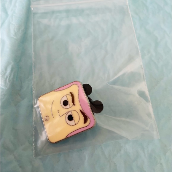 4 Disney pins. Piglet, Minnie Mouse, Micky at Disney MGM Studios, BuzzLightyear - Picture 6 of 10